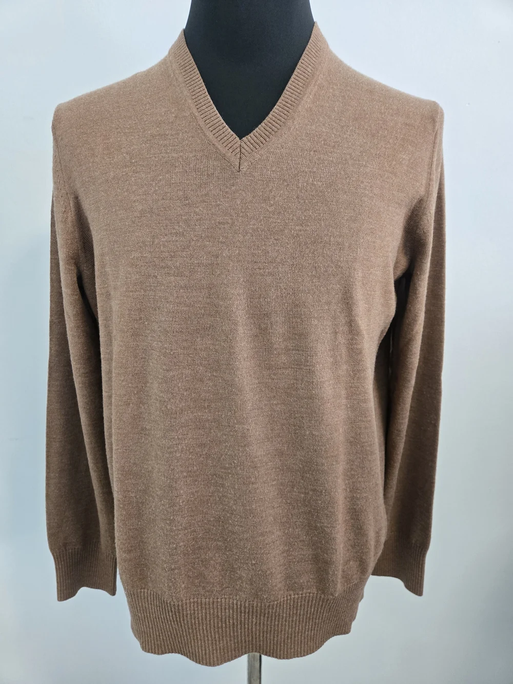 Banana Republic Sweater Mens Large Brown 100% Merino Wool V Neck Pullover Knit